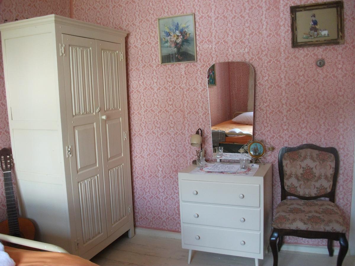 The Pink House Hotel Polkovnik Serafimovo Exterior photo